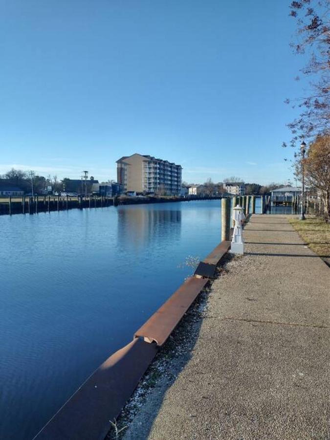 Loft Apartment W River Views Salisbury Exterior photo